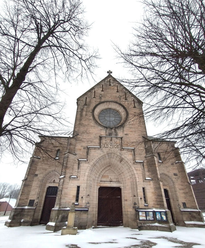 To jedno z najpiękniejszych miast w województwie łódzkim. Jest też jedną z najstarszych osad w Polsce