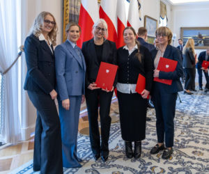 Marta Nawrocka w garniturach