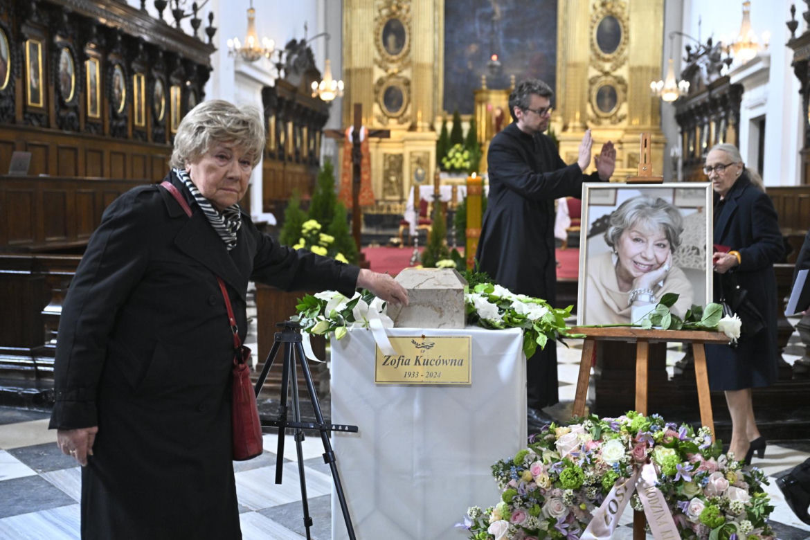  Lipowska wykonała poruszający gest na pogrzebie Kucówny