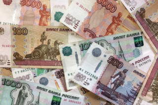 Wojna w Ukrainie doprowadzi Rosję DO TECHNICZNEGO BANKRUCTWA. Co to oznacza? 