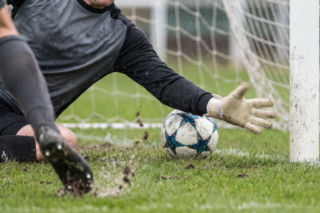 Widzew Łódź pokonany przez Lecha Poznań (2:3). Błąd bramkarza zadecydował