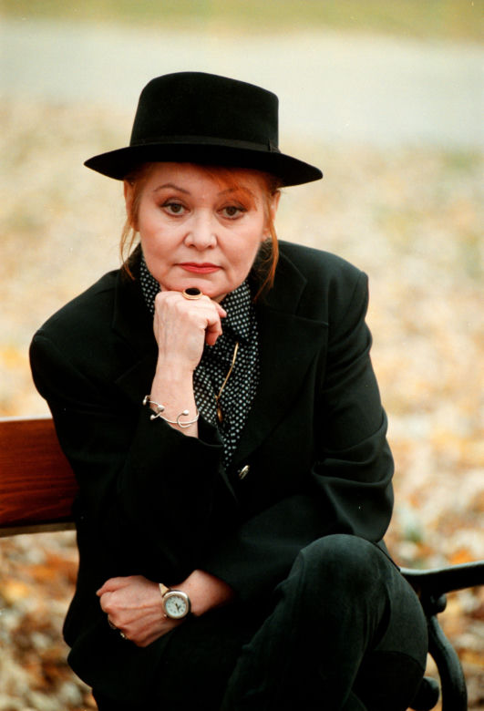 Fani w rozpaczy! Nie żyje legenda polskiego ekranu! Iga Cembrzyńska miała 87 lat.