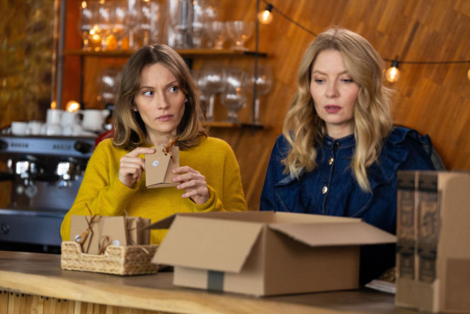 Barwy szczęścia, odcinek 3365: Dominika (Karolina Chapko), Renata (Anna Mrozowska)