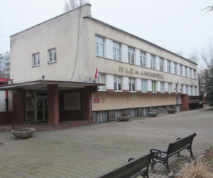 Te szkoły w Warszawie zamknięto przez COVID 