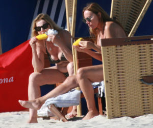 Grażyna Szapołowska na plaży
