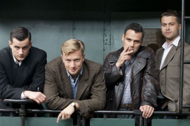 Czas honoru. Janek (Antoni Pawlicki), Michał (Jakub Wesołowski), Bronek (Maciej Zakościelny), Władek (Jan Wieczorkowski)