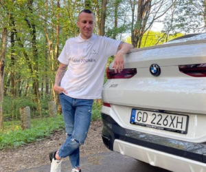 Jacek Góralski wyjechał z salonu modnym gigantem