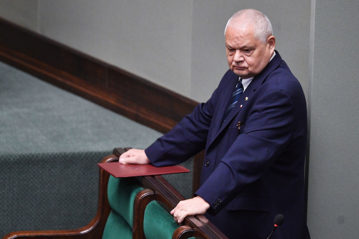 Klaudia Jachira rzuca pieniędzmi w Sejmie