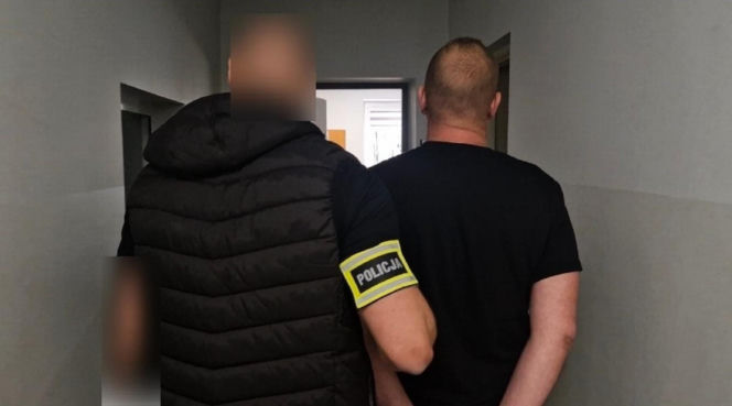 Śmiertelny atak nożownika w Pabianicach. 38-latek wykrwawił się na ulicy