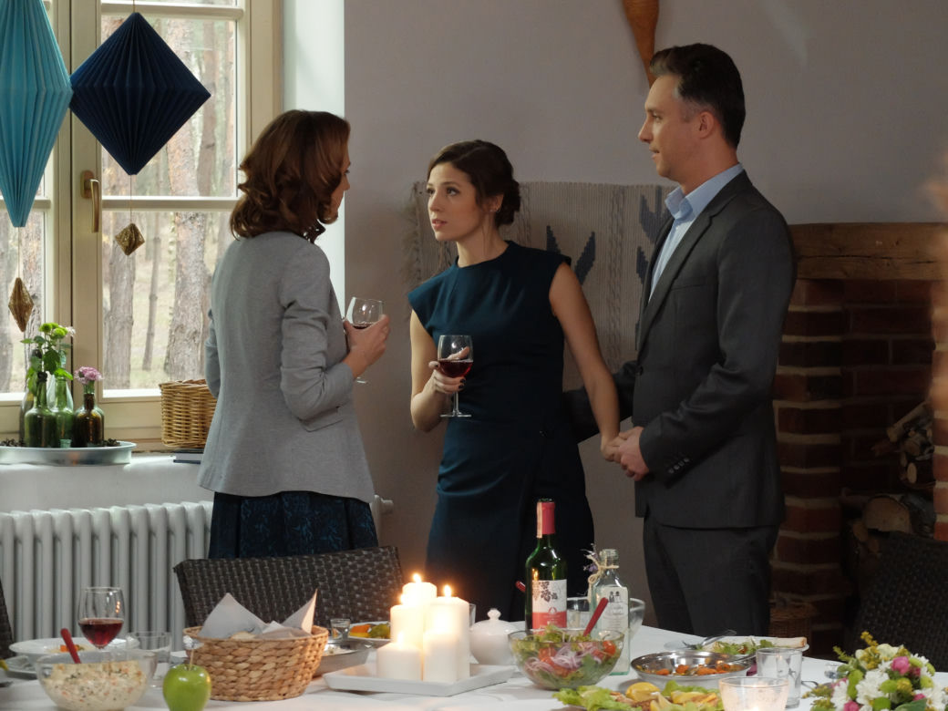 Pierwsza miłość. Artur (Łukasz Płoszajski), Kinga (Aleksandra Zienkiewicz), Tola (Anna Gzyra)
