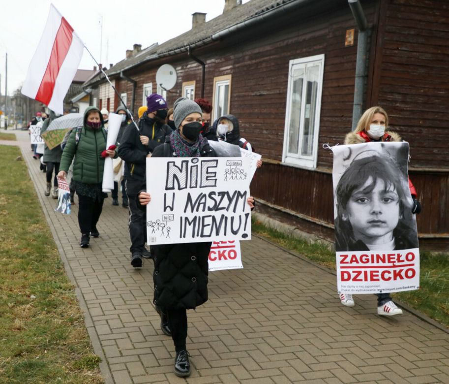 Pierwsze damy Jolanta Kwaśniewska i Anna Komorowska w Michałowie. Wzięły udział w akcji "Matki na granicę"