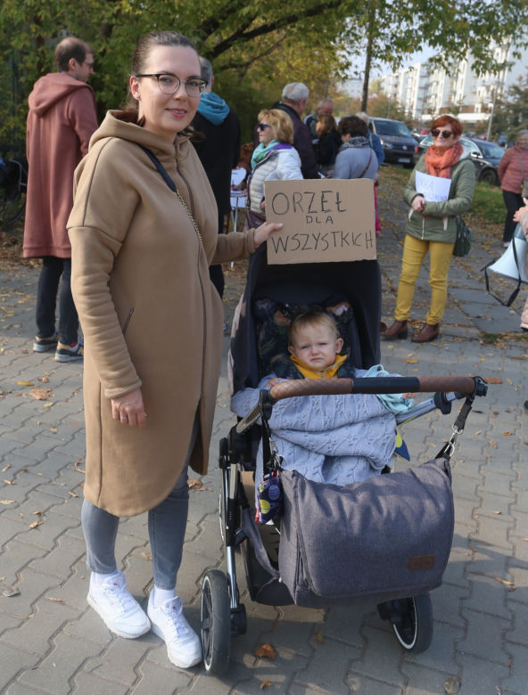 Chcemy tu park, a nie kolejny zabytek. Mieszkańcy protestowali przed torem kolarskim RKS Orzeł 