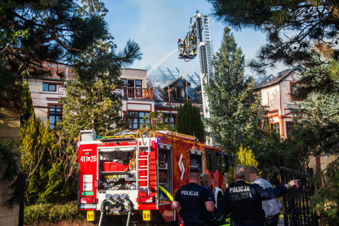 Płonie zabytkowy pałac w Lubuskiem! Gigantyczna akcja straży pożarnej