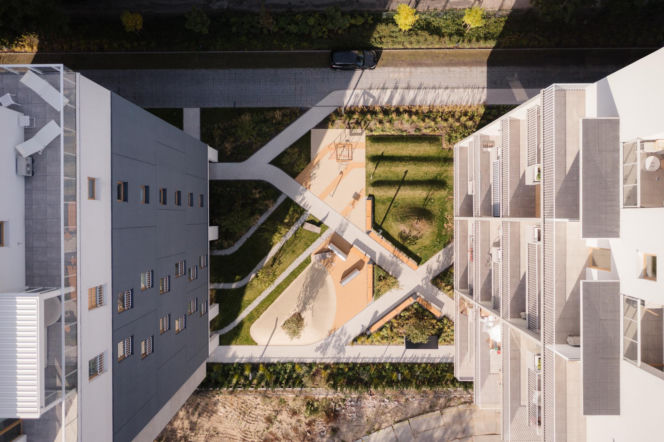 Kolejowa 19 w Warszawie, RISKARCH