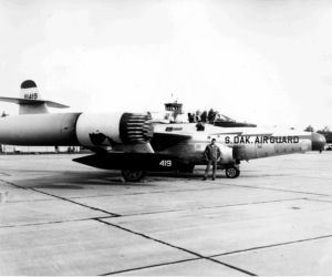 Samolot F-89D Scorion uzbrojony w 104 rakiety FFAR