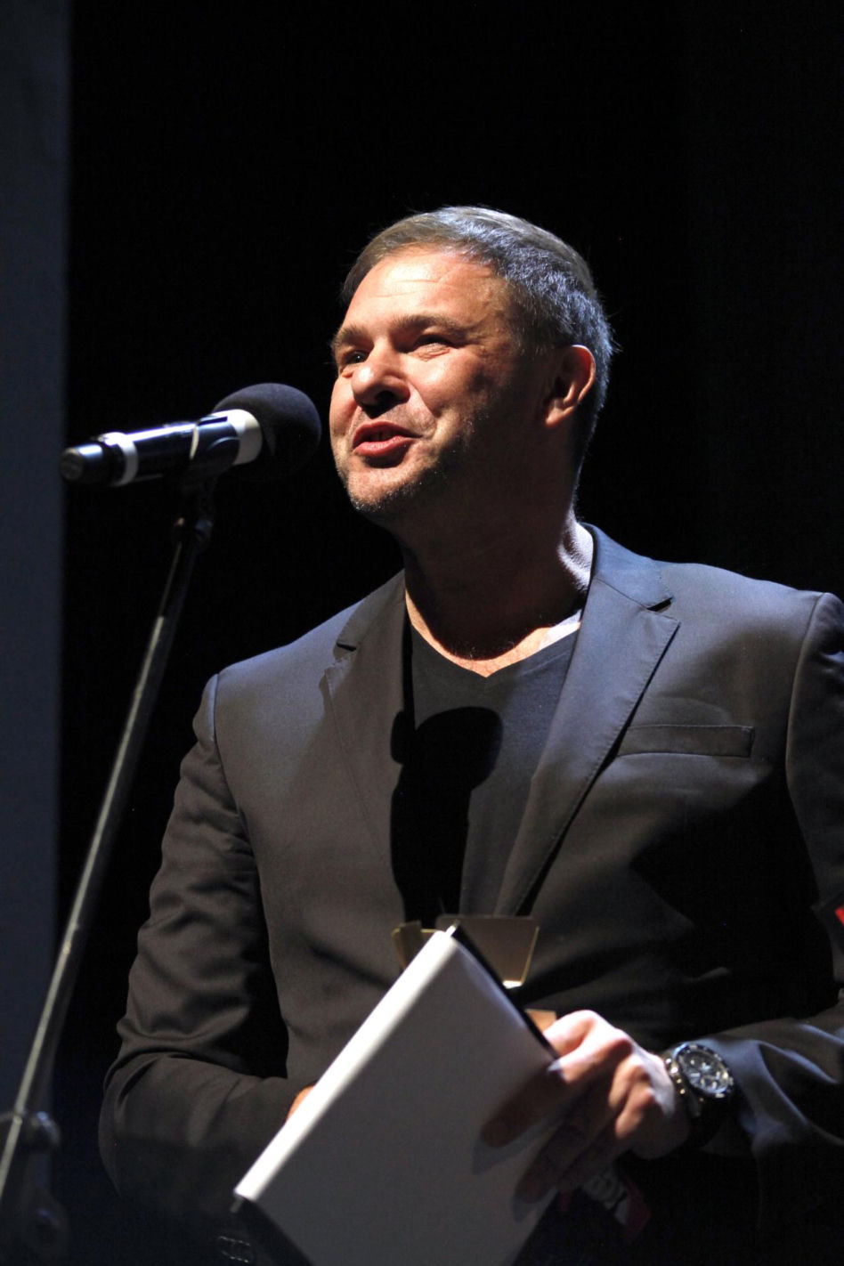Tomasz Karolak na archiwalnych zdjęciach. Tak wyglądał na początku kariery