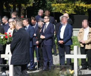 W PiS walka o miejsce przy Prezesie 