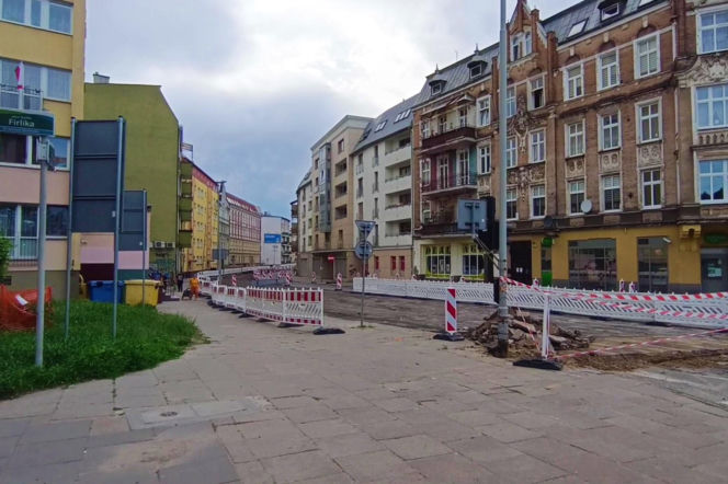 Przedwojenne torowisko tramwajowe na ul. Emilii Plater