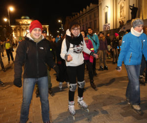 Nightskating. Warszawa na rolkach [Zdjęcia]
