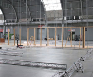 Szpital polowy w Targach Kielce. Praca wre, ale są OPÓŹNIENIA