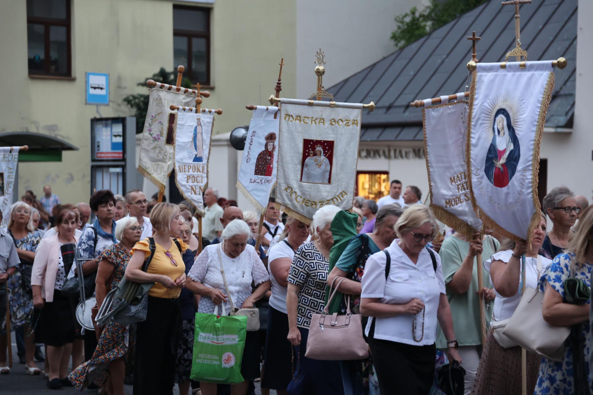 76. rocznica Cudu Lubelskiego. Procesja różańcowa w centrum Lublina