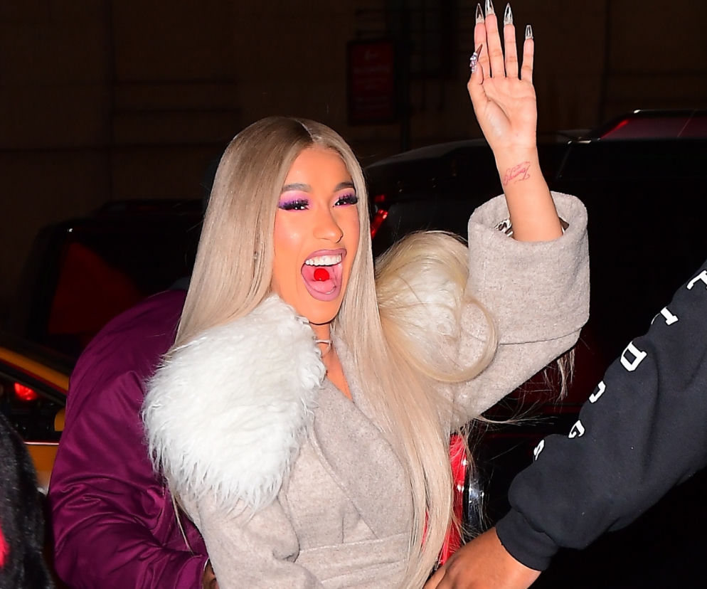 Cardi B - Hotplota.pl
