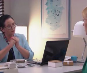 Pierwsza miłość odc. 2089. Jowita (Joanna Opozda), doktor Gębowska (Teresa Gałczyńska)
