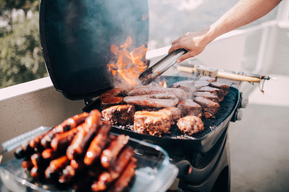 Grill na balkonie w bloku