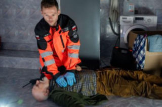 Na sygnale, odcinek 836: Róża w szoku, na szkoleniu z etyki spotyka swojego prześladowcę