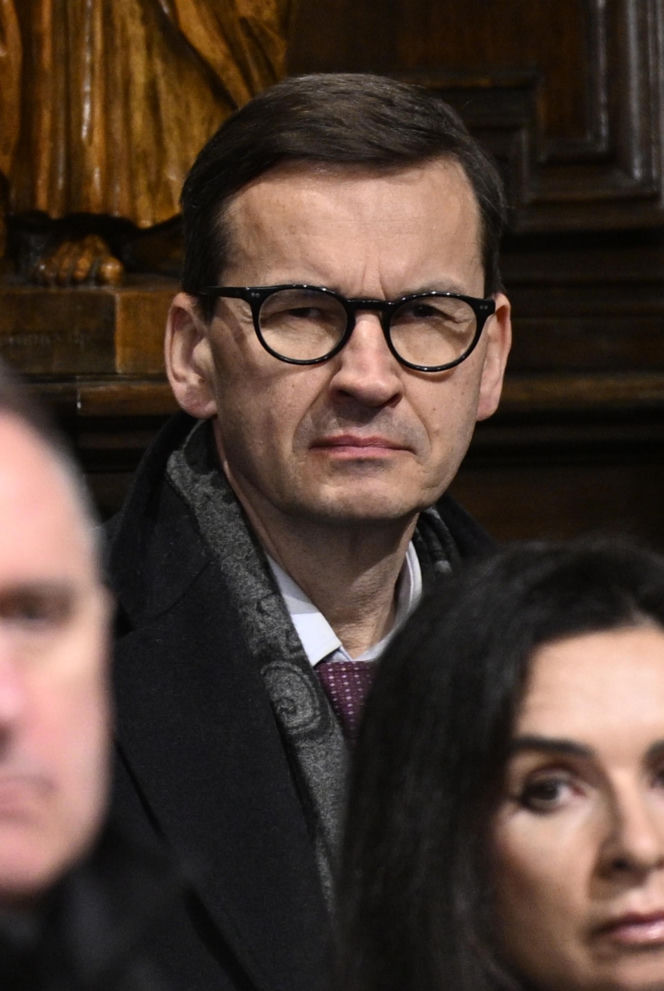 Msza za ofiary Smoleńska w Archikatedrze. Obecni Nawrocki i Kaczyńska