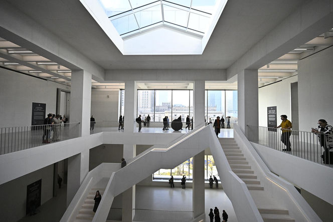 Wanny, buty i manekiny za 851 tys. zł? Ale sztuka! „To jedna z najbardziej wpływowych artystek na świecie”