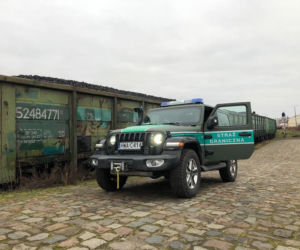 Jeepy Wrangler Sahara dla Straży Granicznej. Te samochody nie boją się bezdroży