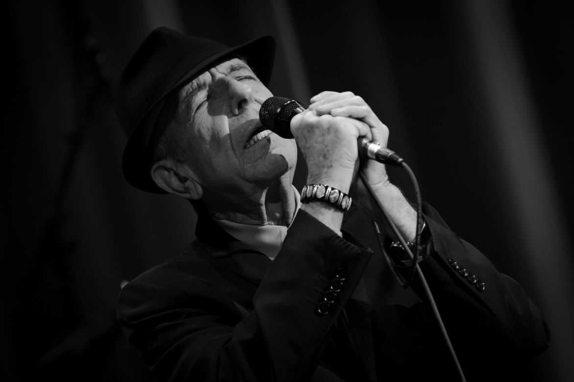 Leonard Cohen nie żyje