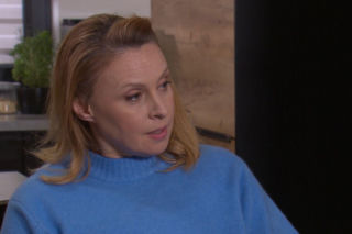 Klan, odcinek 4677: Agnieszkę zaskakuje szokująca wiadomość. Ślubne zdjęcia Zosi krążą po sieci