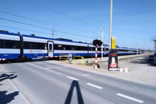 Kolejarze przed świętami Bożego Narodzenia apelują o bezpieczeństwo na przejazdach kolejowych 