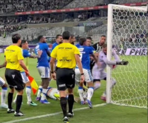 Burdy na meczu Cruzeiro - Atletico Mineiro