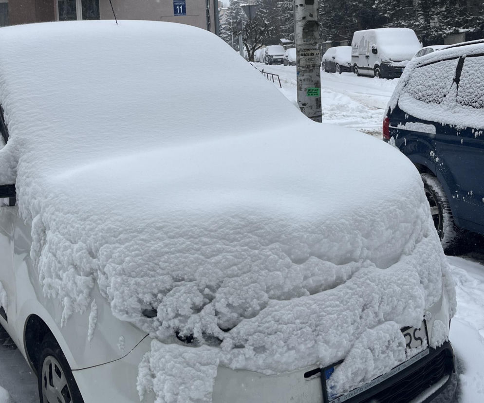 Atak zimy w Polsce. Jak warunki na drogach? Tutaj jest najgorzej. Wskazali trzy województwa  