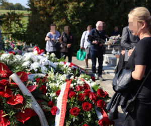 Ksiądz Stasio wrócił do Grzęski na zawsze. Spoczął obok rodziców. „Tu otrzymał chrzest
