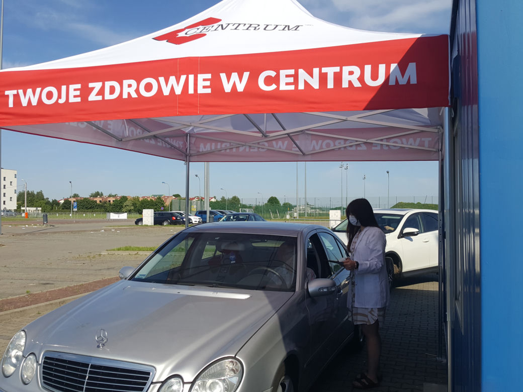 Punkt szczepień drive-thru w Siedlcach