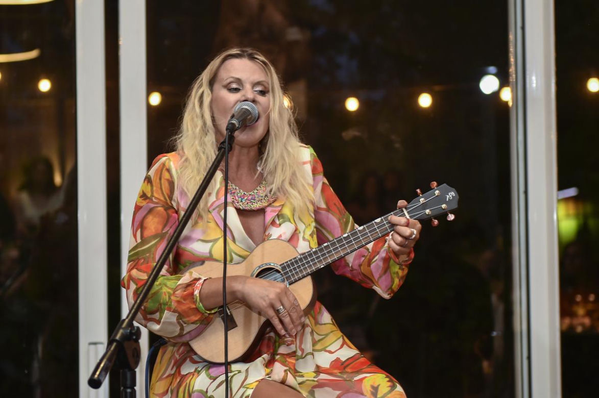Tak zmieniała się Maria Sadowska. Od "Tęczowego Music Boxa" do gwiazdy estrady i reżyserkę filmową