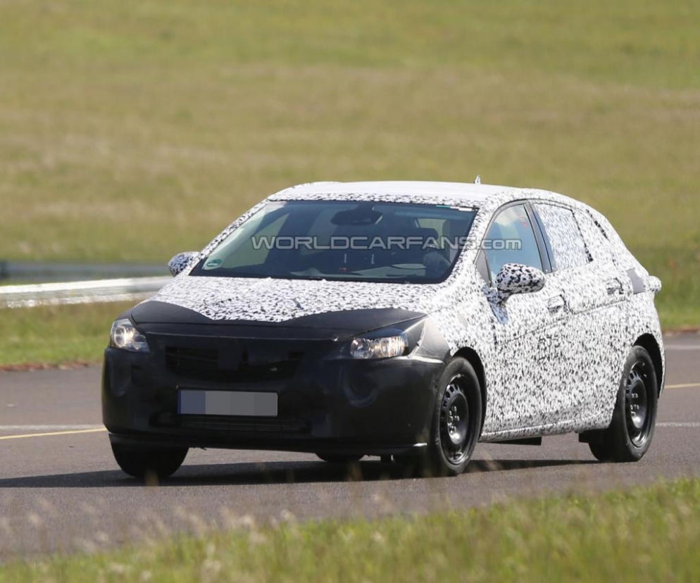 Opel Astra 2015 - zdjęcia szpiegowskie