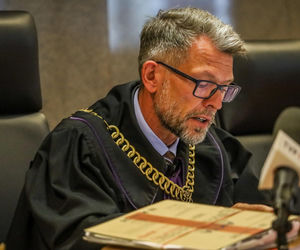 Gang zarabiał na tragedii staruszków!