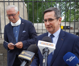 Napis „TV łże” na murze przy ul. Kopernika pochodzący z lat 80. ubiegłego wieku został zabezpieczony