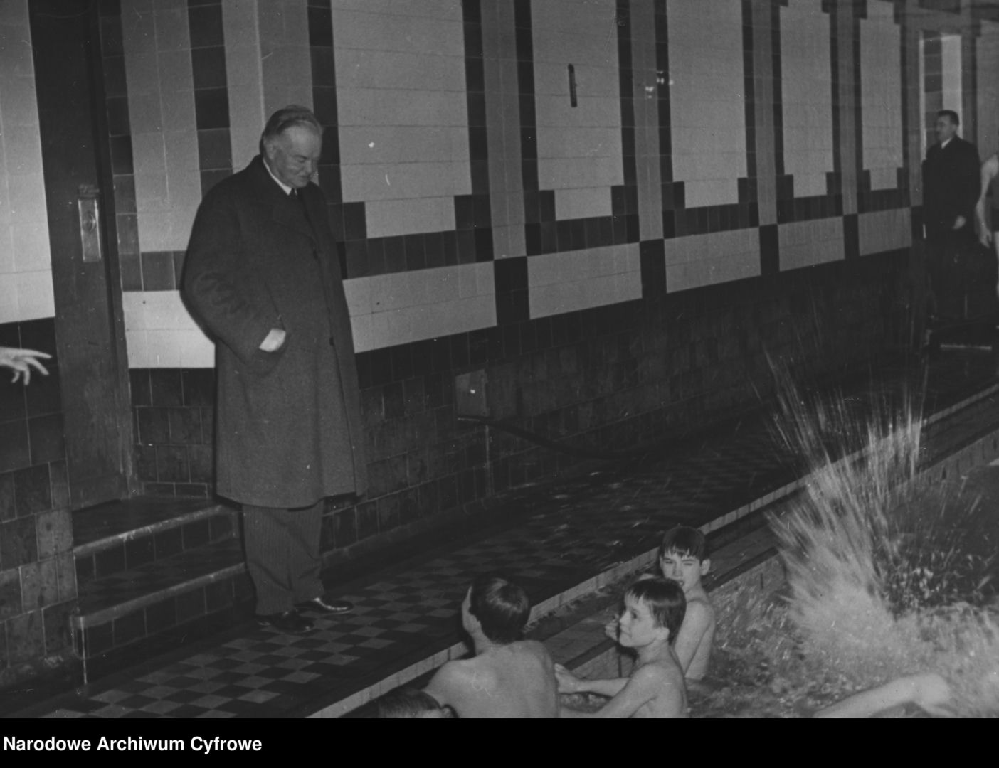 Prezydent USA Hoover zwiedza gmach YMCA w Krakowie