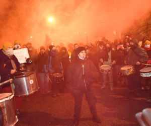 Trwa Strajk Kobiet 20.01.2021. Protest przeniósł się przed Sejm 
