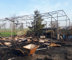 Pan Henryk stracił rodzinny zakład. Wszystko doszczętnie spłonęło. Możesz mu pomóc! [ZDJĘCIA, WIDEO]
