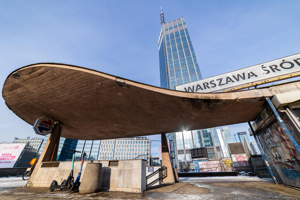 Warszawskie stacje kolejowe - zdjęcia. Zobacz najpiękniejsze z nich! Ochota, Powiśle, Międzylesie i inne - oto perły wśród dworców i peronów