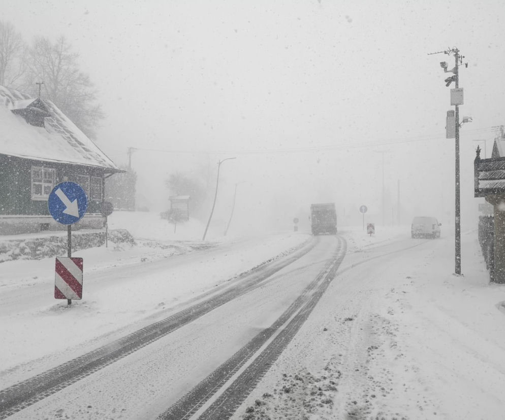 W Małopolsce ma mocno padać śnieg. Kierowcy uważajcie na drogach