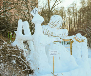 Wyjątkowe śniegowe rzeźby w Warszawie