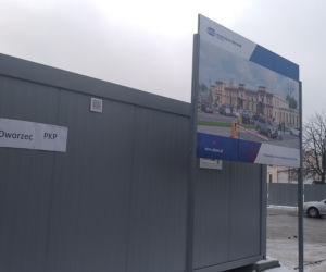 Białystok: W kasie dworca jak w konfesjonale. KLĘCZAŁA, żeby kupić bilet 